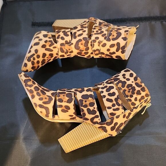 BRAND NEW NY&C BLOCK HEEL CUT-OUT POINTED-TOES BOOTIES G1 - Picture 12 of 15